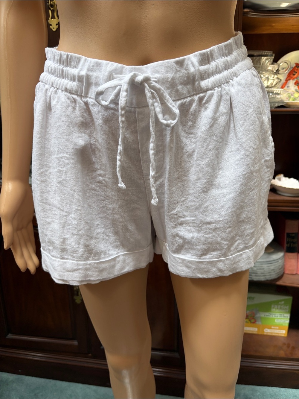 Old Navy White Linen Blend Drawstring Casual Athletic Shorts